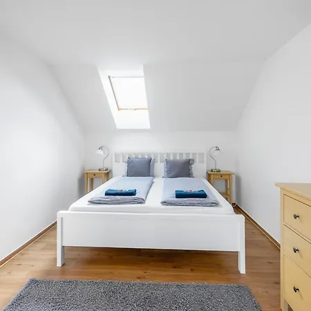 Ema Apartment *